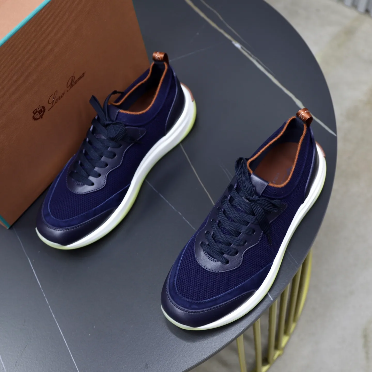 Factory price: 💰620 Loropiana LP men's shoes ♞size; 38-44 "45.46 customization" cowhide stitching and cowhide feet. It is really easy to wear, lazy, relaxed, casual, perfect comfort, and there are many color choices, and they all look good with clothes. Is it true that Loropiana can bring social value? “Loropiana is the best thing money can buy”